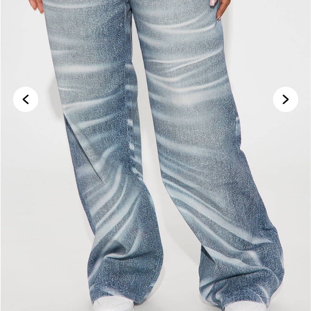 Fashion Nova Light Wash Flare & Wide Leg Jeans